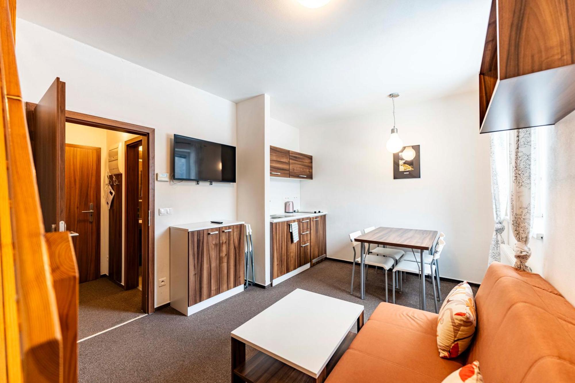 Apartmany Kouty Лоучна-над-Десноу Екстер'єр фото